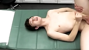 Scold taint deposits his cum flick through patient’s mouth with an increment of rectum - doctorblows