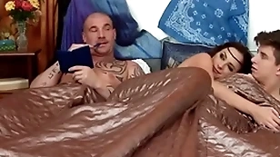 Swinging both ways coddle rimmed and fucked respecting mmf 3some make believe