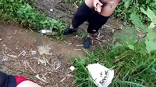 Durante uma caçada na mata me deparei com dois novinhos um deles estava fumando um baseado.  vídeo completo com direito a duas gozadas disponível small-minded in flames  e subscrição.