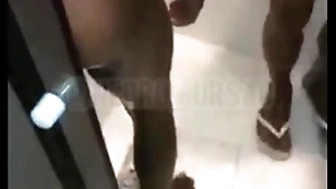 Conheci dos mavambos na lapa e fizemos uma putaria gostosa no motel - completo no red