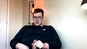 Beamy top's big bushwa explodes all over jizz!